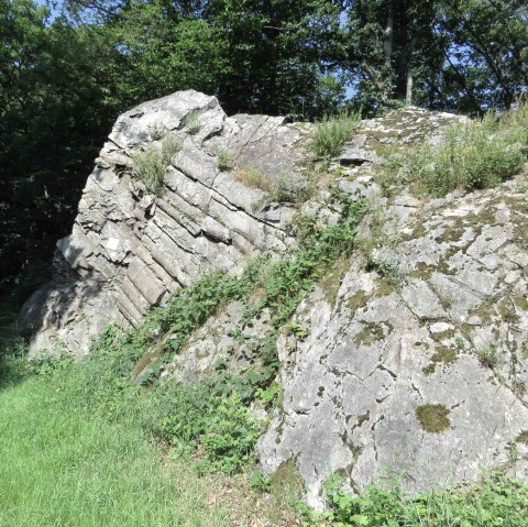 Mullion-Struktur-Felsen Dedenborn, © Rursee-Touristik GmbH