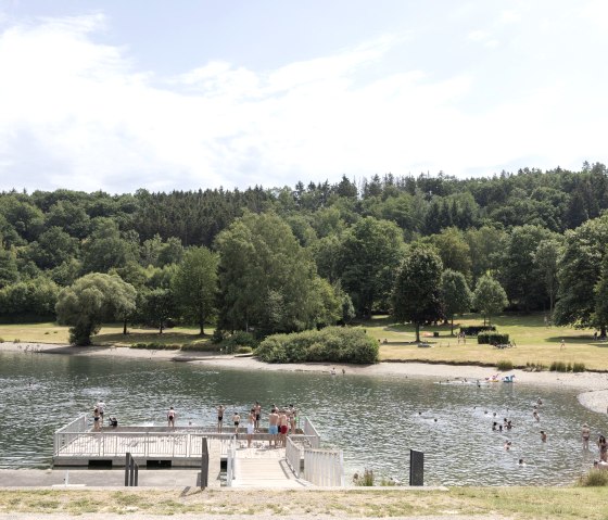 Die Naturbadestelle am Eiserbachsee, © Eifel Tourismus GmbH_Tobias Vollmer