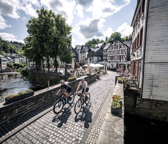 Gravelbiker in Monschau, © StädteRegion Aachen