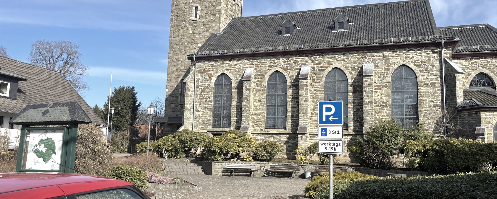 Wanderparkplatz Kirche Kesternich, © Rursee-Touristik GmbH
