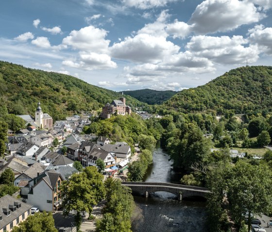 Blick auf Heimbach, © Eifel Tourismus GmbH, Dennis Stratmann