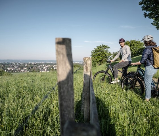 Radfahrer Aussichtspunkt  am Prunkweg, © Eifel Tourismus GmbH