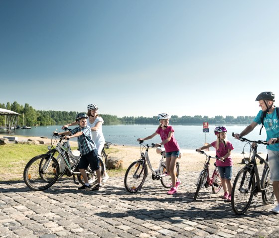 Radfahren am Blaustein-See, © Fotograf: Dominik Ketz