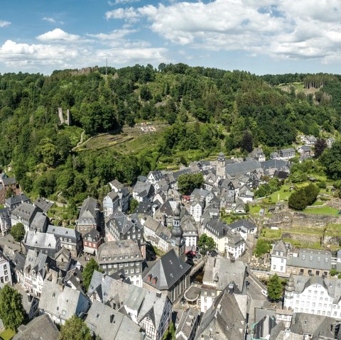 The Haller above the old town of Monschau, © Eifel Tourismus GmbH, Dominik Ketz
