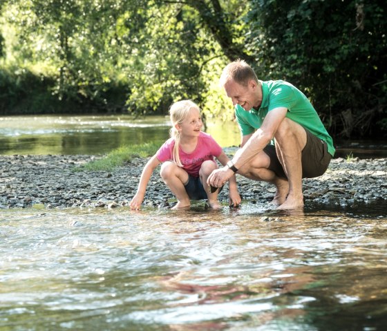 Father and child at the worm, © StädteRegion Aachen