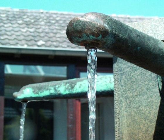 Wasser aus der Heilsteinquelle in Einruhr, © Rursee-Touristik GmbH