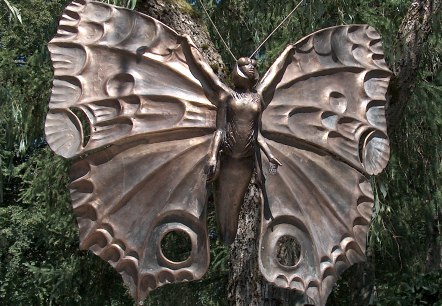 Schmetterlingskulptur in Höfen, © Bernd Läufer