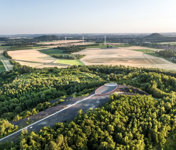 Drohnenaufnahme Aussichtsplattform CarlAlexanderPark, © Fotograf: Dominik Ketz