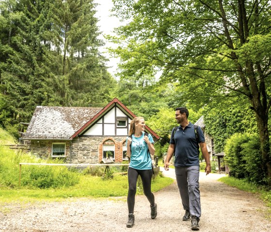 Wanderung vorbei an der Ölmühle, © Eifel Tourismus GmbH, Dominik Ketz