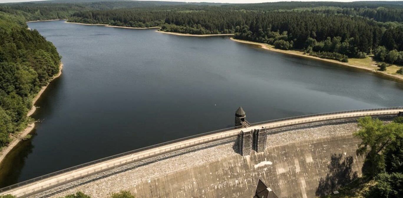 Dreilägerbachtalsperre mit Staumauer, © Eifel Tourismus GmbH / D. Ketz