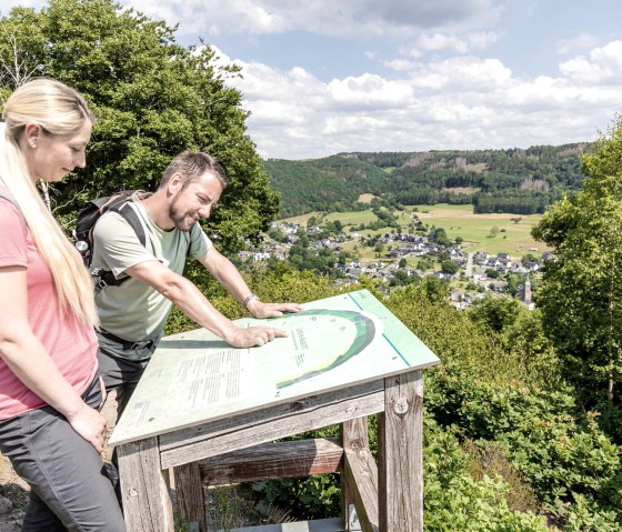 Info Tafel Eifel-Blick Schöne Aussicht bei Einruhr, © Eifel Tourismus GmbH, AR-shapefruit AG