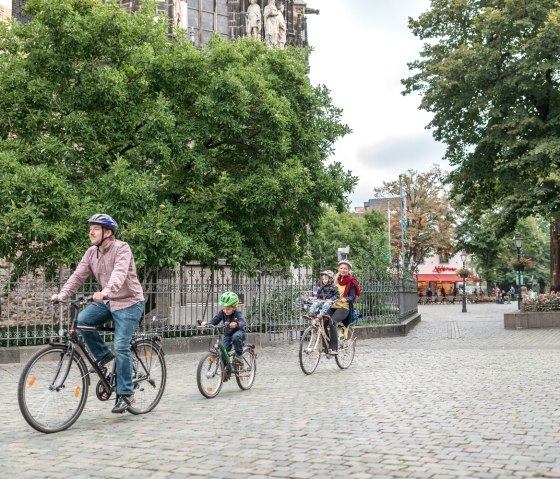 Radfahrer in der Altstadt Aachen, © StädteRegion Aachen