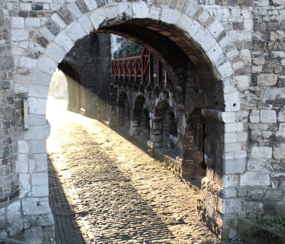 Ponttor with morning sun, © aachen tourist service e.v.