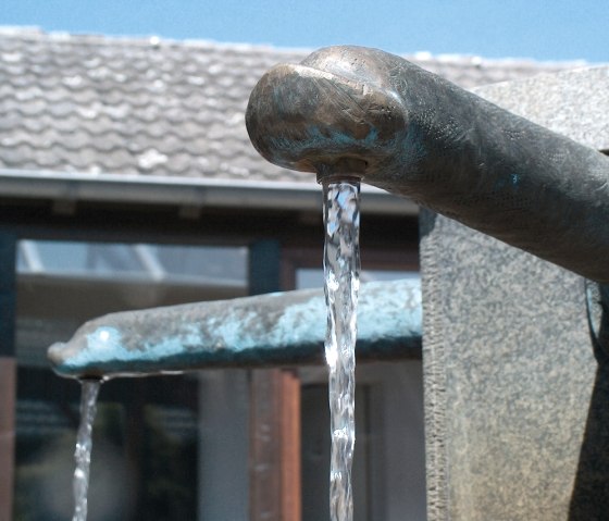 Heilsteinbrunnen, © RURSEE-TOURISTIK GMBH