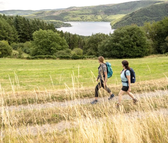 Wandern mit Rursee-Panorama-Blick, © StädteRegion Aachen