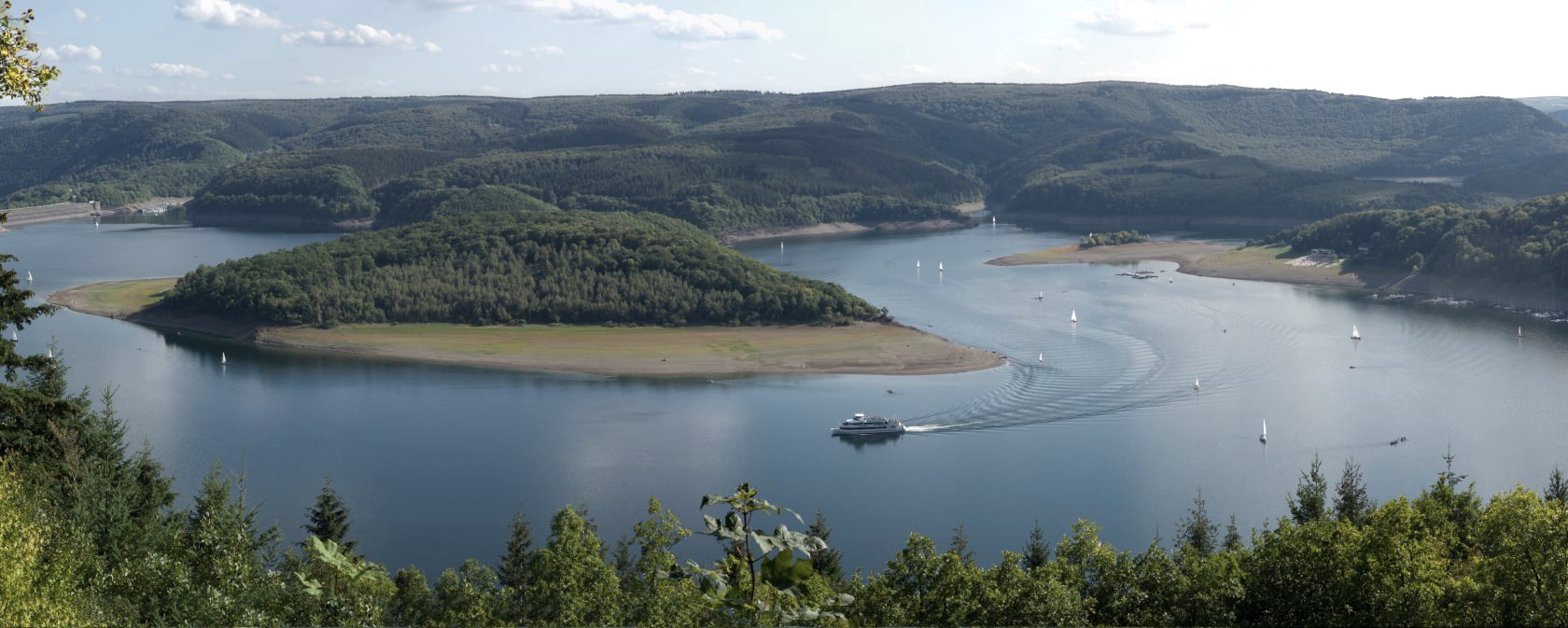 Die Radtour Eifel-Höhen-Route führt am Rursee entlang, © Eifel Tourismus GmbH/P. Jacob