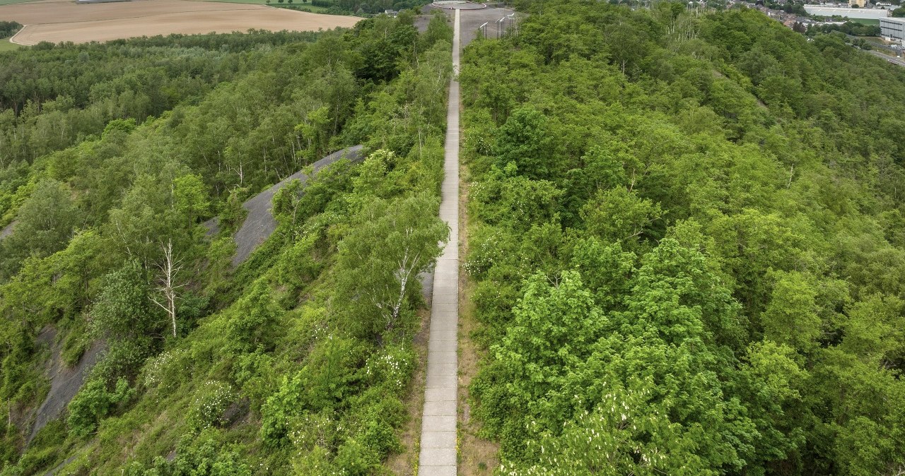 auf schmalem Weg zur Aussichtsplattform, © StädteRegion Aachen