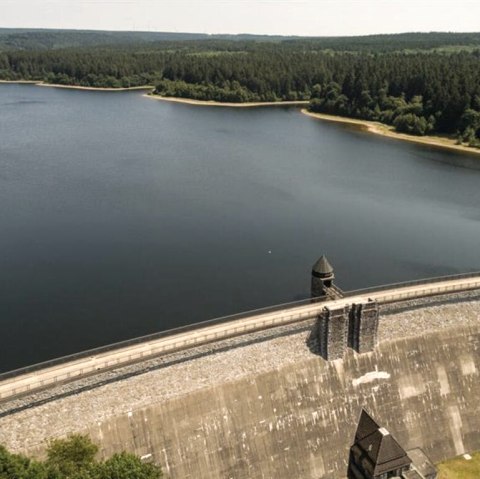 Dreilägerbachtalsperre mit Staumauer, © Eifel Tourismus GmbH / D. Ketz