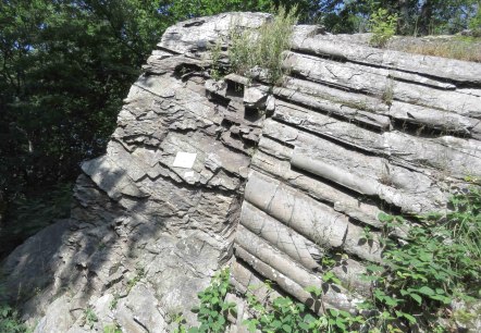 Mullion-Struktur-Felsen (1), © Rursee-Touristik Gmbh