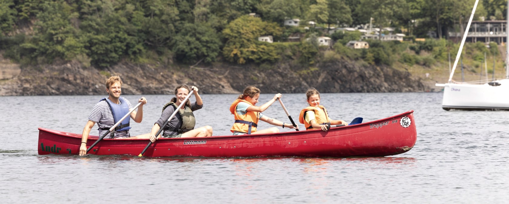 Kanutour auf dem Rursee, © Eifel Tourismus GmbH; Foto: Tobias Vollmer