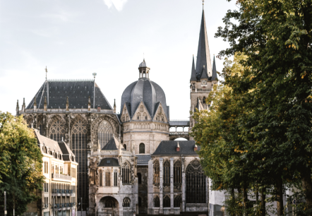 Aachener Dom vom Katschhof, © Hannah Gatzweiler