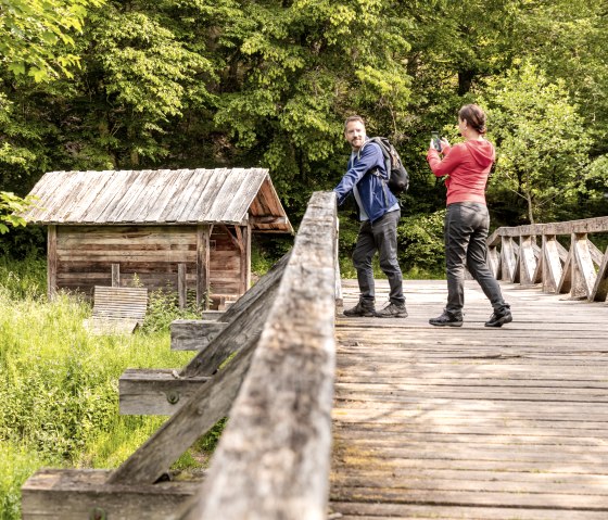 Brücke über Lieser an der Blümchesauhütte, © Eifel Tourismus/AR-shapefruit AG