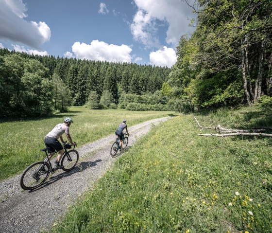 Gravelbiker im Perlenbach- und Furthsbachtal, © StädteRegion Aachen