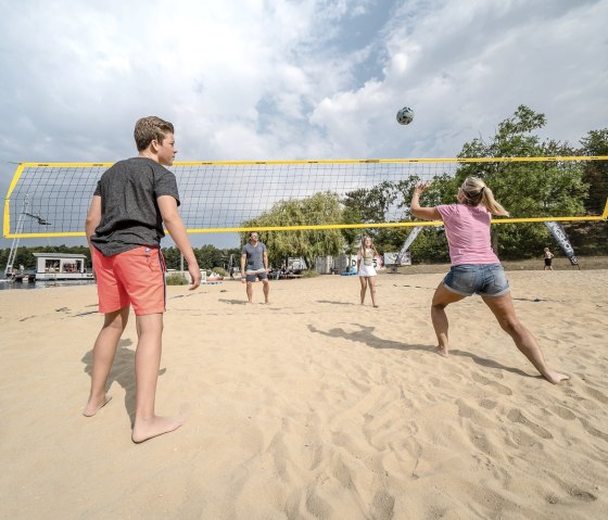 Volleyball am Dürener Badesee, © Grünmetropole e.V.