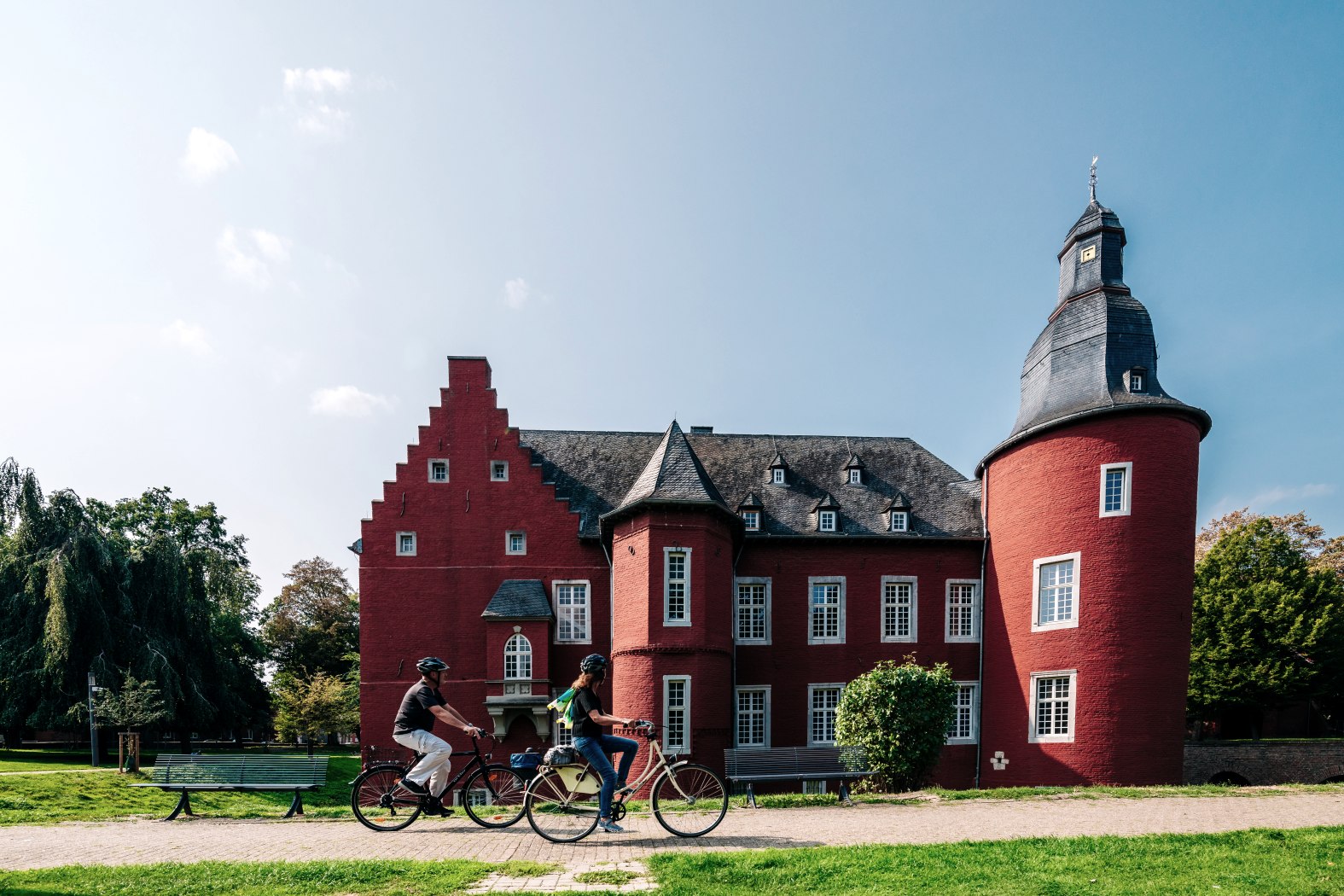 Fahrrad ab der Burg Alsdorf, © StädteRegion Aachen; Foto: Paul Meixner