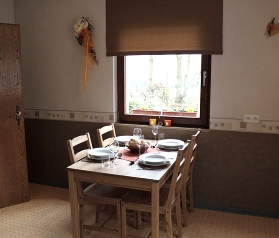 "Roder am Eifelsteig" dining area kitchen
