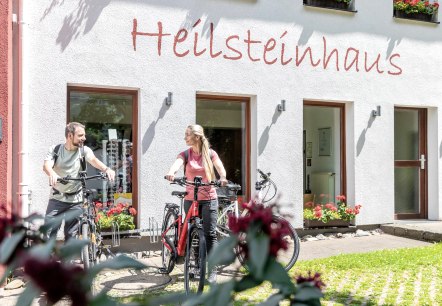 Pedelecverleih am Heilsteinhaus, © Eifel Tourismus GmbH, AR-shapefruit AG