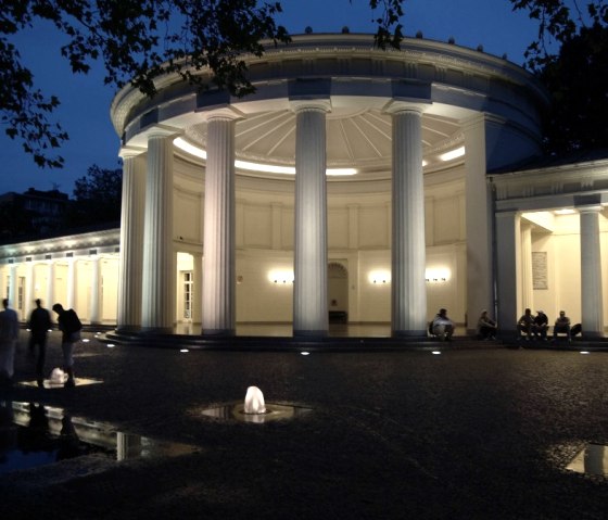 Elisenbrunnen bei Nacht, © Andreas Herrmann
