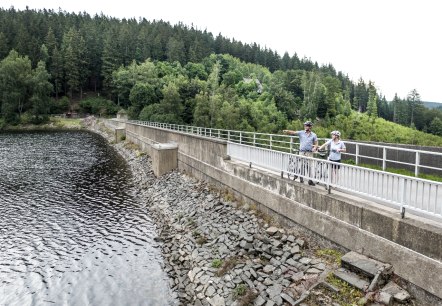 Radfahrer an Kalltalsperre, © StädteRegion Aachen