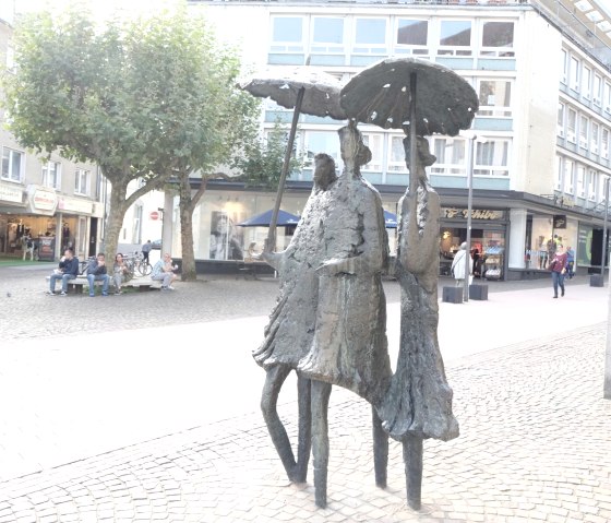 Regenschirmdamen, © aachen tourist service e.v.