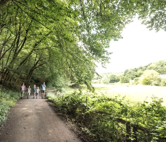 Wanderer im Wurmtal, © StädteRegion Aachen