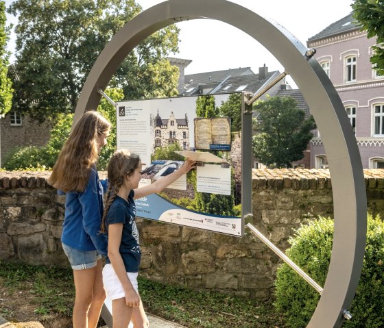 Infotafel bei Burg Rode, © StädteRegion Aachen