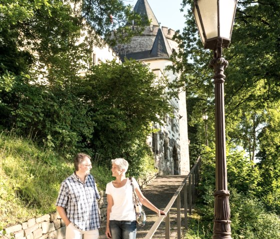 Wanderer an der Burg Rode, © StädteRegion Aachen