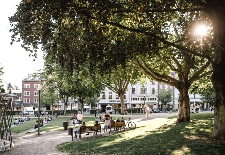 Elisengarten Aachen mit Sonne, © Hannah Gatzweiler