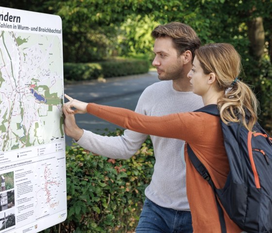 Wanderknotenpunkt am Weiher in Herzogenrath, © Eifel Tourismus GmbH