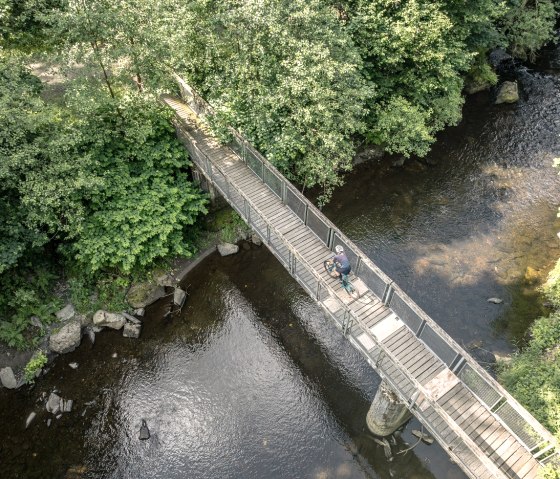 Gravelbiker Rur bei Monschau, © StädteRegion Aachen