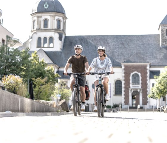 Radfahrer auf dem Würselener Marktplatz, © StädteRegion Aachen