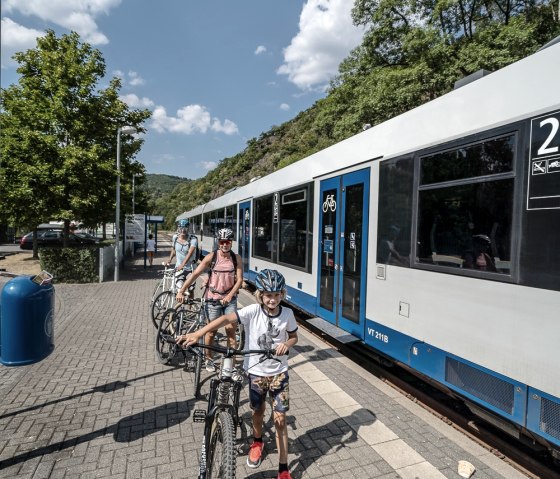 Rurtalbahn am Bahnhof Heimbach, © Grünmetropole e.V.