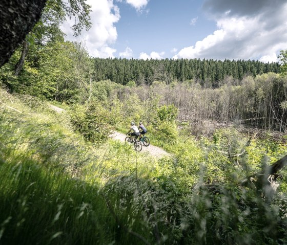 Gravelbiker im Perlenbach- und Furthsbachtal, © StädteRegion Aachen