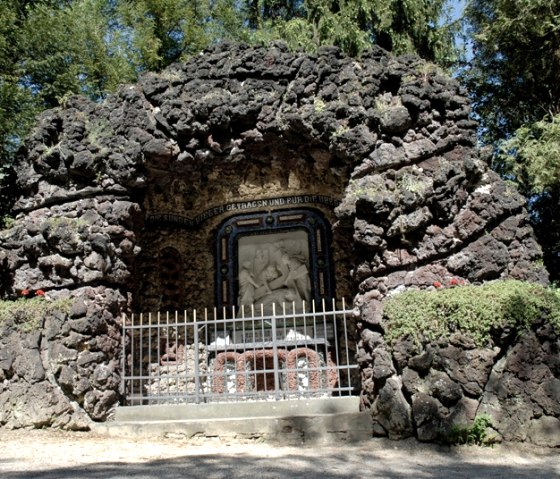 Pilgerort Moresnet-Chapelle: Grotte auf dem Kalvarienberg, © Andrea Borowski