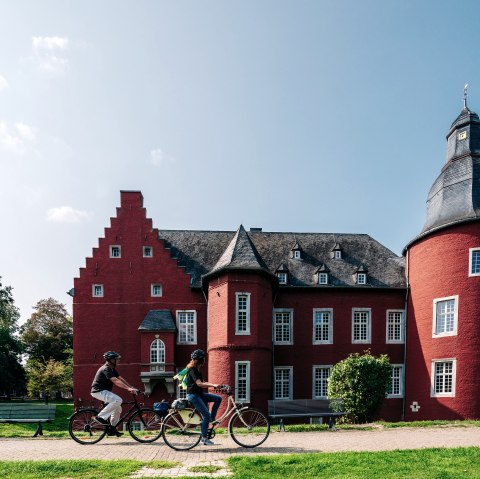 Fahrrad ab der Burg Alsdorf, © StädteRegion Aachen; Foto: Paul Meixner