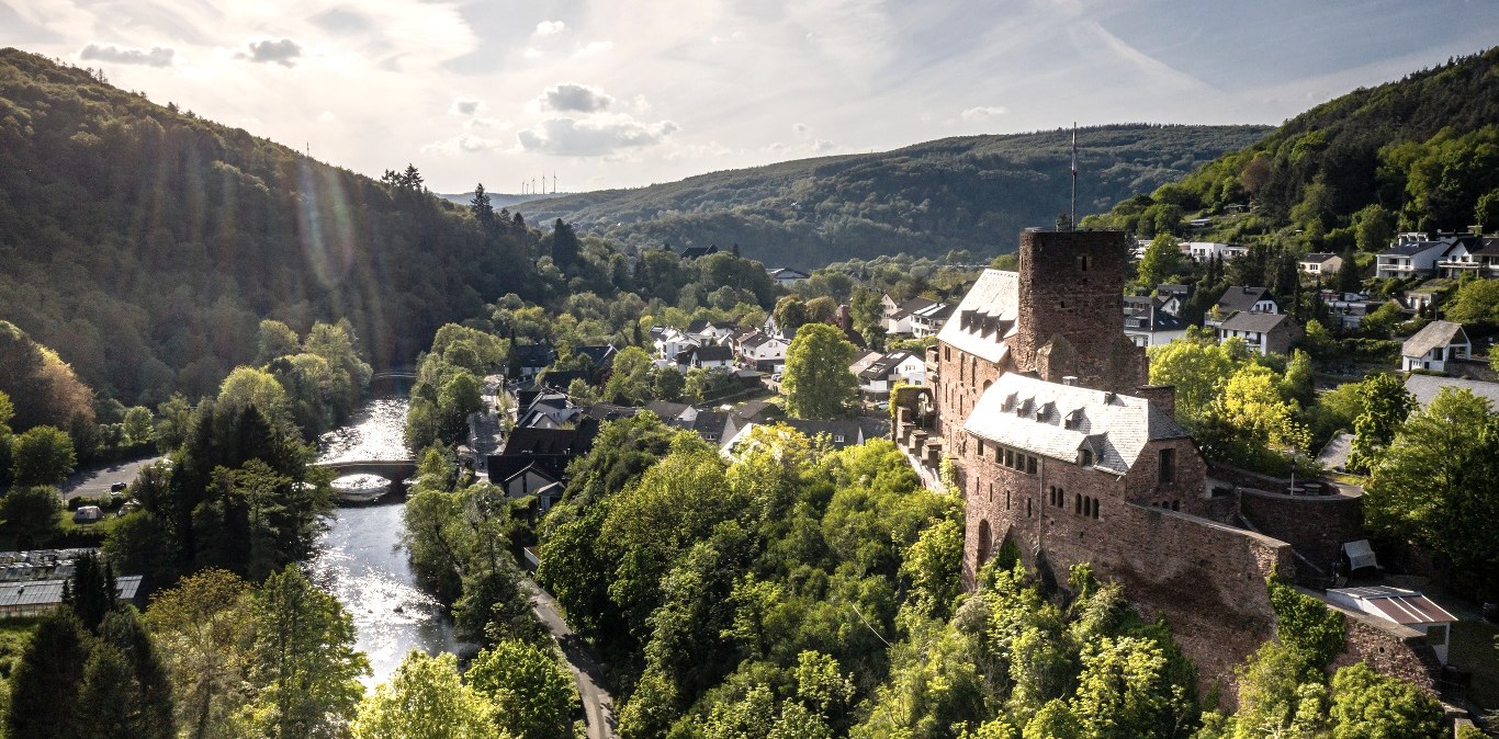 Heimbach / Eifel mit Burg Hengebach, © Grünmetropole e.V.