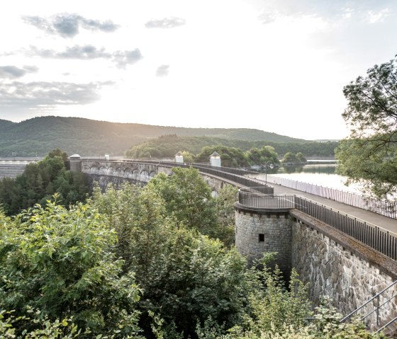 Urft dam on stage 4 of the Eifelsteig trail, © Eifel Tourismus GmbH, D. Ketz