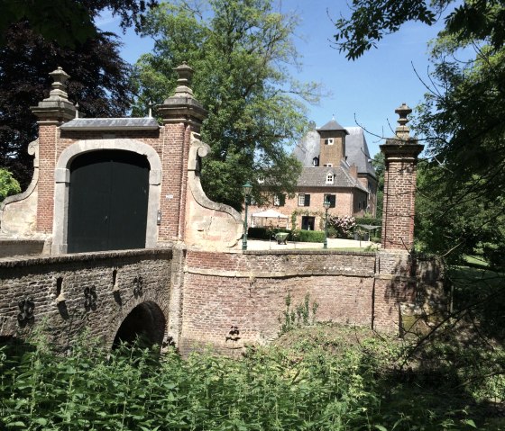 Moated castle (Kasteel van Lemiers), © Community